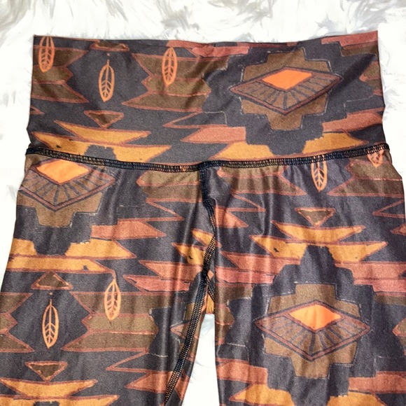 Rare TEEKI Southern Cross Harvest Tribal Feather Leggings Hot Pants - Picture 2 of 11